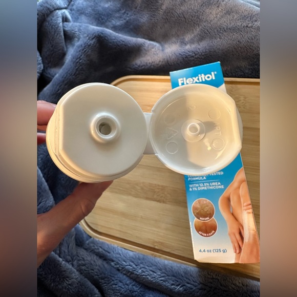 Flexitol Very Dry Skin Cream Rich Moisturizing Body Cream - Picture 16 of 17